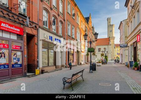 SWIEBODZIN, PROVINCE DE LUBUSZ, POLOGNE. La ruelle du 1er mai avec des bâtiments du XVIIIe siècle. Banque D'Images