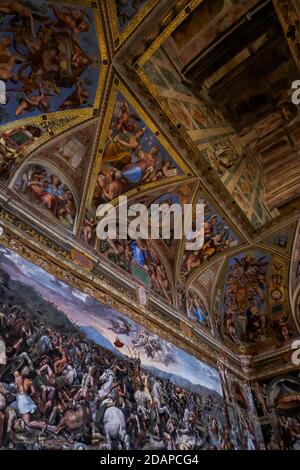 Détails de la belle peinture plafond - Stanze de Raphaël (Chambres de Raphaël) à l'intérieur du Musée du Vatican Banque D'Images