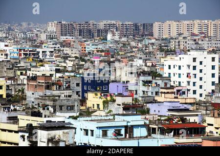 DHAKA, BANGLADESH – 13 novembre 2020 : vue aérienne de la région de Mirpur à Dhaka, la capitale du Bangladesh. Banque D'Images