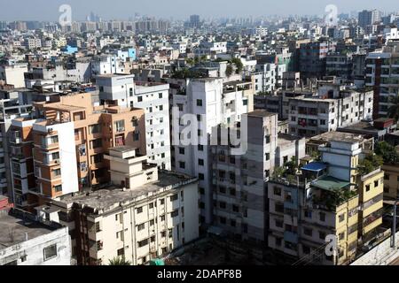 DHAKA, BANGLADESH – 13 novembre 2020 : vue aérienne de la région de Mirpur à Dhaka, la capitale du Bangladesh. Banque D'Images