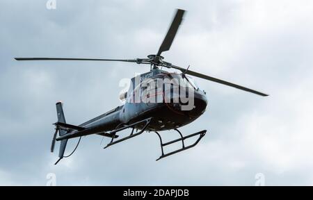 12 septembre 2020, région de Kaluga, Russie. Hélicoptère Aerospatiale AS.350 Ecureuil à l'aéroport Oreshkovo. Banque D'Images