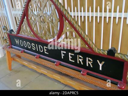 Banc de ferry Woodside, terminal de ferry, Birkenhead, Wirral, Merseyside, Cheshire, Angleterre, Royaume-Uni Banque D'Images