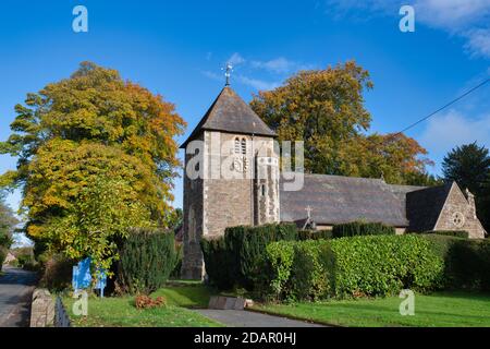 Église St Andrews en automne. Bredenbury, Herefordshire, Angleterre Banque D'Images