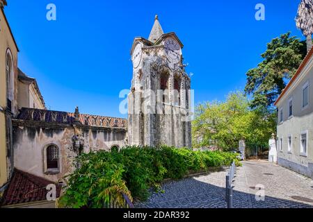 Église notre-Dame de la populace ou Igreja de Nossa Senhora do Populo, Tour de l'horloge, Caldas da Rainha, Estrémadure, Portugal Banque D'Images