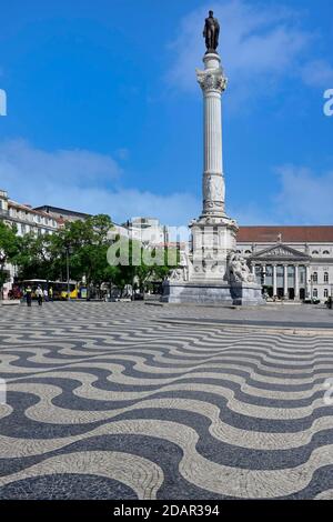 Place Rossio, pavés noirs et blancs, Baixa, Lisbonne, Portugal Banque D'Images