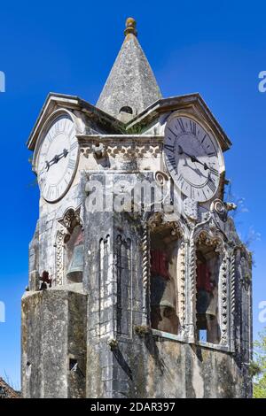 Église notre-Dame de la populace ou Igreja de Nossa Senhora do Populo, Tour de l'horloge, Caldas da Rainha, Estrémadure, Portugal Banque D'Images