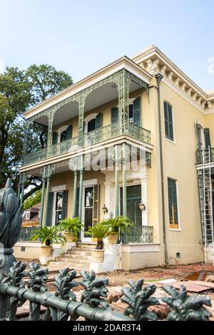 Grande maison coloniale à colonnades à la Nouvelle-Orléans en Louisiane Banque D'Images