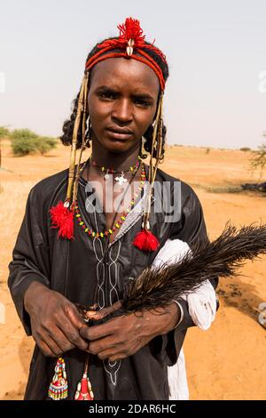 Jeune homme de cul, festival Gerewol, compétition rituelle entre les tribunaux du groupe ethnique Fulani, Niger Banque D'Images