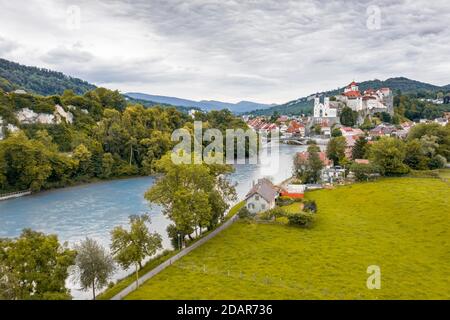 Rivière Aare, vue sur la ville, forteresse d'Aarburg, Eglise réformée d'Aarburg, Aarburg, Zofingen, Canton d'Argau, Suisse Banque D'Images