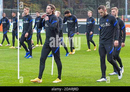 ZEIST, PAYS-BAS - NOVEMBRE 14 : Hans Hateboer des pays-Bas, Stefan de Vrij des pays-Bas, Joel Veltman des pays-Bas pendant la session de formation aux pays-Bas avant le match contre la Bosnie-Herzégovine au campus de KNVB le 14 novembre 2020 à Zeist, pays-Bas. (Photo de Gerrit van KeulenOrange Pictures) Banque D'Images