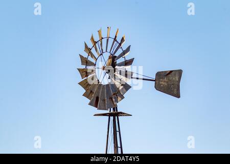 Un ancien moulin à vent rustique situé dans le sud-est du Sud Australie le 8 2020 novembre Banque D'Images