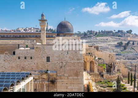 Vue sur le Mont des oliviers depuis la vieille ville, la vieille ville, le site classé au patrimoine mondial de l'UNESCO, Jérusalem, Israël, Moyen-Orient Banque D'Images