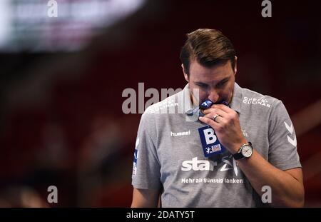 Düsseldorf, Allemagne. 15 novembre 2020. Handball: Bundesliga, Bergischer HC - THW Kiel, 8e jour de match, ISS Dome. L'entraîneur de Kiel, Filip Jicha, réagit après un but contre. Credit: Jonas Güttler/dpa/Alay Live News Banque D'Images