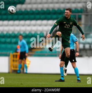 Tallaght Stadium, Dublin, Leinster, Irlande. 15 novembre 2020. 2021 Championnat d'Europe de moins de 21 ans qualificateur, Irlande de moins de 21 ans contre Iceland U21; Jack Taylor remet le ballon à la République d'Irlande crédit: Action plus Sports/Alamy Live News Banque D'Images