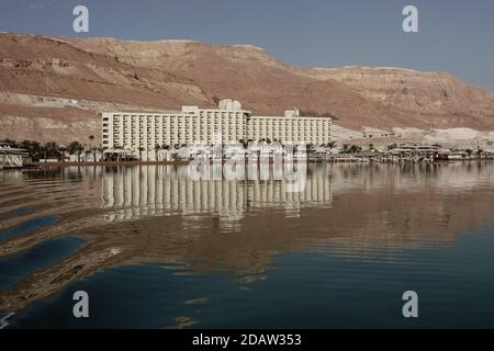 Conseil régional de Tamar, Israël. 15 novembre 2020. Les hôtels de la mer Morte sont sur le point de rouvrir, comme l'a approuvé la loi du Parlement israélien sur les îles touristiques, déclarant la mer Morte et la ville d'Eilat comme des zones vertes nécessitant que les arrivées présentent des tests négatifs COVID-19. Crédit : NIR Amon/Alamy Live News Banque D'Images