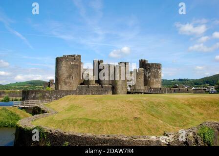 Caerphilly, pays de Galles - juillet 2017 : construit au XIIIe siècle et deuxième plus grand château de Grande-Bretagne après le château de Windsor Banque D'Images