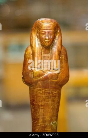 Égypte, le Caire, Musée égyptien, de la tombe de Yuya et Thuya à Louxor : Ushebti, en bois recouvert de feuilles d'or. Banque D'Images