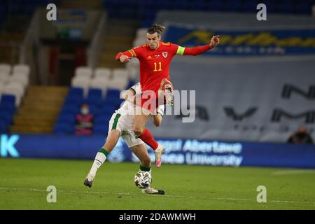 Cardiff, Royaume-Uni. 15 novembre 2020. Gareth Bale du pays de Galles contrôle le ballon. UEFA Nations League, groupe H Match, pays de Galles contre République d'Irlande au stade de Cardiff, dans le sud du pays de Galles, le dimanche 15 novembre 2020. Usage éditorial seulement. photo par Andrew Orchard/Andrew Orchard sports Photography/Alay Live News crédit: Andrew Orchard sports Photography/Alay Live News Banque D'Images