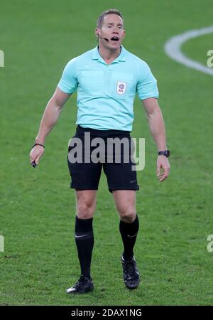 Arbitre Steve Martin lors du match de la Sky Bet League One au stade de Light, Sunderland. Banque D'Images