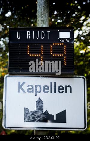 L'illustration montre le nom de la municipalité de Kapellen sur un panneau routier, jeudi 20 septembre 2018. BELGA PHOTO KRISTOF VAN ACCOM Banque D'Images