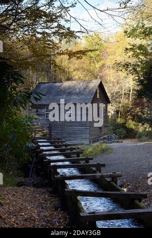 Automne à Mingus Mill, parc national des Great Smoky Mountains, Caroline du Nord Banque D'Images