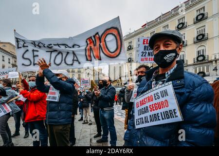 Manifestations contre la fermeture du marché El Rastro, Madrid, Espagne - 15 novembre 2020 Banque D'Images