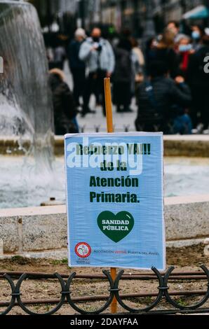 Manifestation pour la défense des services de santé publique, Madrid, Espagne - 15 novembre 2020 Banque D'Images