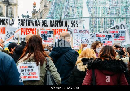 Manifestations contre la fermeture du marché El Rastro, Madrid, Espagne - 15 novembre 2020 Banque D'Images