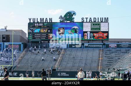 La Nouvelle-Orléans, LOUISIANE, États-Unis. 14 novembre 2020. Le tableau de bord du stade Yulman affiche les informations sur le jeu avant le match de football de la NCAA entre la vague verte de Tulane et les Chevaliers noirs de l'Armée au stade Yulman à la Nouvelle-Orléans, EN LOUISIANE. Jonathan Mailhes/CSM/Alamy Live News Banque D'Images