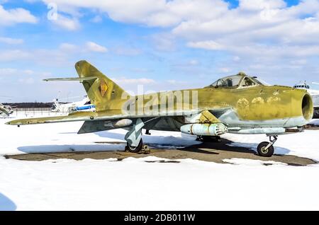 La Force aérienne de l'Allemagne de l'est PZL-Mielec Lim-5 (MIG-17F) exposée au Musée d'histoire militaire de Berlin, à Gatow. Berlin Banque D'Images