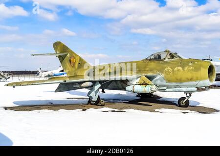 La Force aérienne de l'Allemagne de l'est PZL-Mielec Lim-5 (MIG-17F) exposée au Musée d'histoire militaire de Berlin, à Gatow. Berlin Banque D'Images