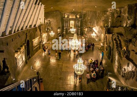 Chapelle St Kinga située dans la mine de sel de Wieliczka à Cracovie, en Pologne. La chapelle se trouve à 101 mètres au-dessous du rez-de-chaussée. Banque D'Images