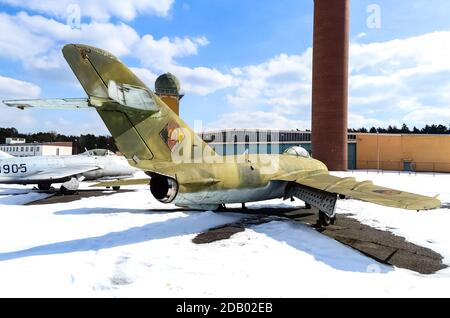 La Force aérienne de l'Allemagne de l'est PZL-Mielec Lim-5 (MIG-17F) exposée au Musée d'histoire militaire de Berlin, à Gatow. Berlin Banque D'Images