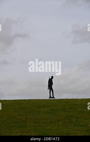 Debout avec Giants une installation artistique créée par Witney, l'artiste basé dans l'Oxfordshire Dan Barton pour commémorer le jour du souvenir a été installée dans t Banque D'Images