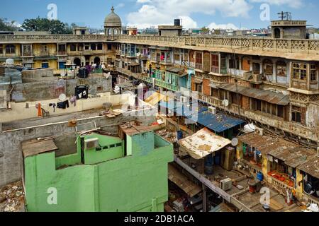 Appartements Près De La Mosquée Fatehpuri Masjid Et Du Bazar Chandni Chowk, Old Delhi, Inde Banque D'Images