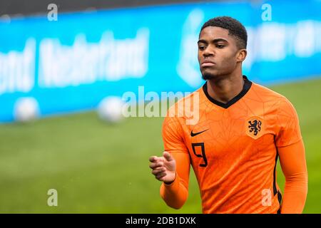 ALMERE, PAYS-BAS - NOVEMBRE 15 : Myron Boadu des pays-Bas U21 lors du match de qualification U21 de l'UEFA Euro entre la Hollande U21 et le Belarus U21 au stade Yanmar le 15 novembre 2020 à Almere, pays-Bas (photo de Gerrit van Keulen/Orange Pictures) Banque D'Images