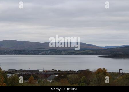 Vue depuis le cimetière Knocknairshill - Greenock, Écosse Banque D'Images