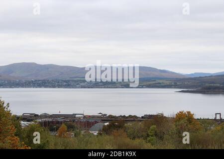 Vue depuis le cimetière Knocknairshill - Greenock, Écosse Banque D'Images