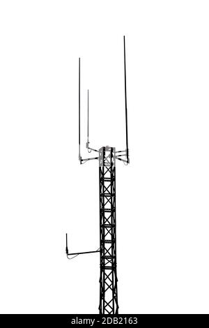 Mât de télécommunication ou tour mobile avec antennes silhouette noire isolée sur blanc Banque D'Images