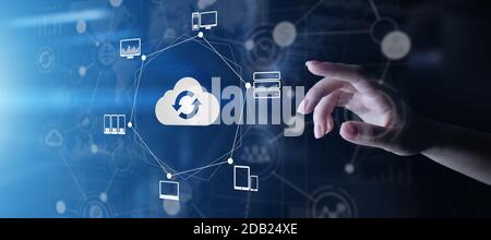 Technologie Cloud Computing et stockage de données. Concept Internet et réseau sur écran virtuel Banque D'Images