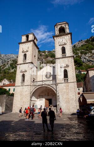 Kotor, Monténégro - 20 août 2018 : maisons anciennes dans la partie historique de la ville Banque D'Images