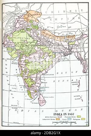 Inde en 1857. Les dominons britanniques sont en rose. États protégés en jaune. États indépendants en orange. Français en bleu, portugais en jaune. Banque D'Images