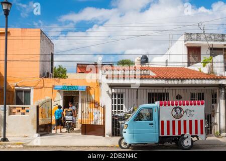 La vie quotidienne sur l'avenue Reforma, Merida Yucatan Mexique Banque D'Images