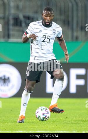 Stephan Kofi AMBROSIUS (GER) avec balle, action simple avec balle, action, football Laenderspiel, U21, jeu amical, Allemagne (GER) - Slovénie (SLO) 1: 1, le 12 novembre 2020 à Braunschweig / Allemagne. € | utilisation dans le monde entier Banque D'Images