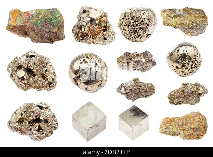 Ensemble de divers cristaux De Pyrite (pyrite de fer, or de l'idiot) isolés sur fond blanc Banque D'Images