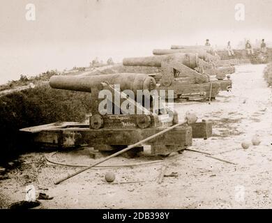 Yorktown, Virginie Confederate Water Battery Magruder, avec les canons de siège Rodman à alésage lisse. Banque D'Images