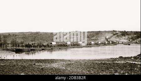 Fredericksburg, Virginie. Pont ponton à travers le Rappahannock. Banque D'Images