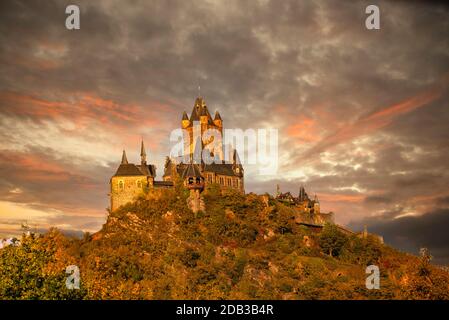 La ville de Cochem sur la Moselle Banque D'Images