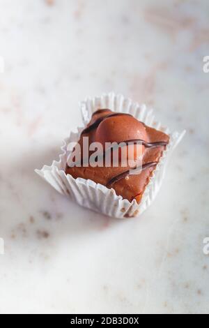 Gâteaux individuels au chocolat Fondant glacé Banque D'Images