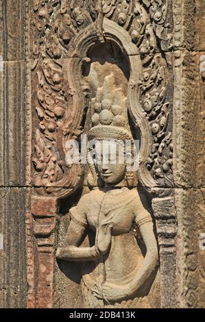 Statue d'Aspara, temple de Ta Prohm, Cambodge Banque D'Images